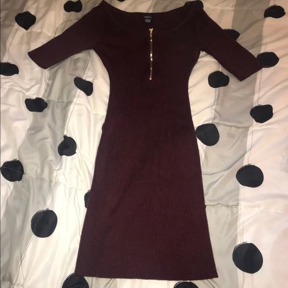 fitted dress - Picture 1 of 1